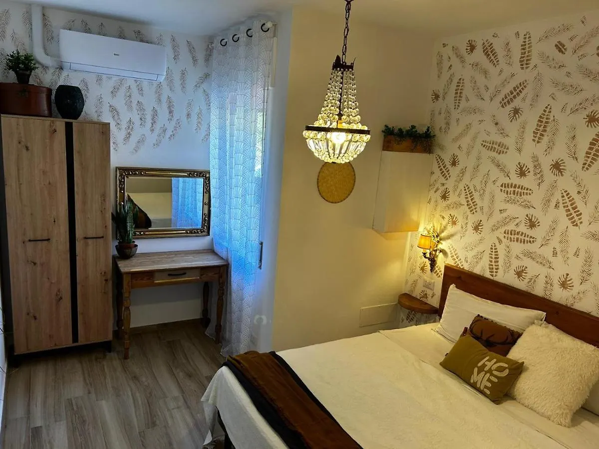 Apartment Tropical Home Porto Ceresio Italy