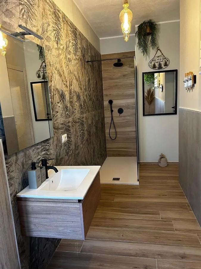 Appartamento Tropical Home Porto Ceresio Italia