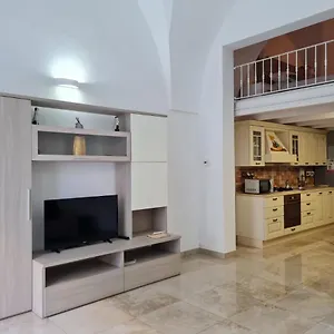 https://flat-24-maggio.lecce-hotels.com